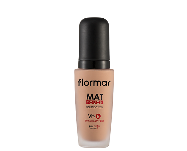 Flormar გლუვი ტონალური კრემი 302 Golden sand