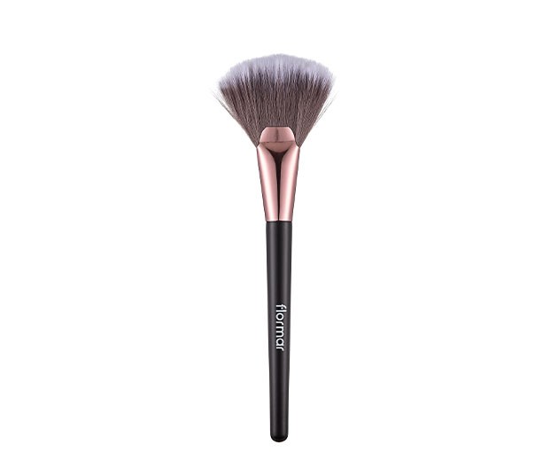 Flormar flat brush for powder